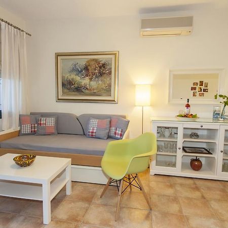Apartment In Villa Rosebud Νικιάνα Εξωτερικό φωτογραφία